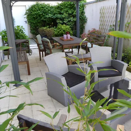 A La Maison Blanche Bed & Breakfast 3*
